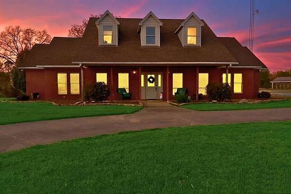 10 Acres of Land with Home for Sale in Mineola, Texas