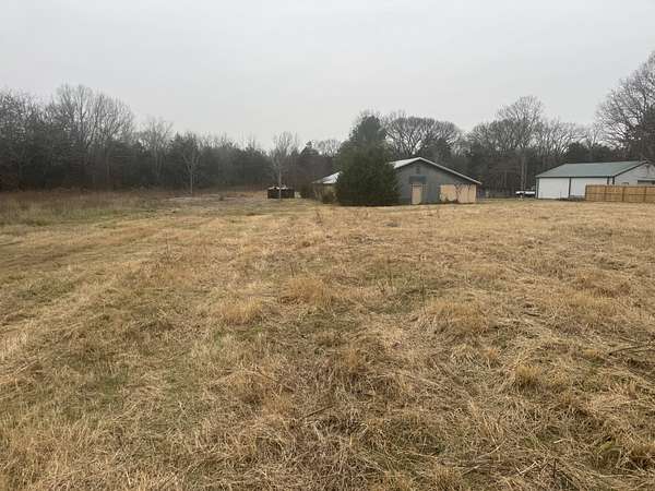 1.76 Acres of Improved Commercial Land for Sale in Columbia, Tennessee