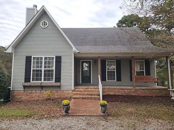 4 Acres of Residential Land with Home for Sale in Lawrenceburg, Tennessee