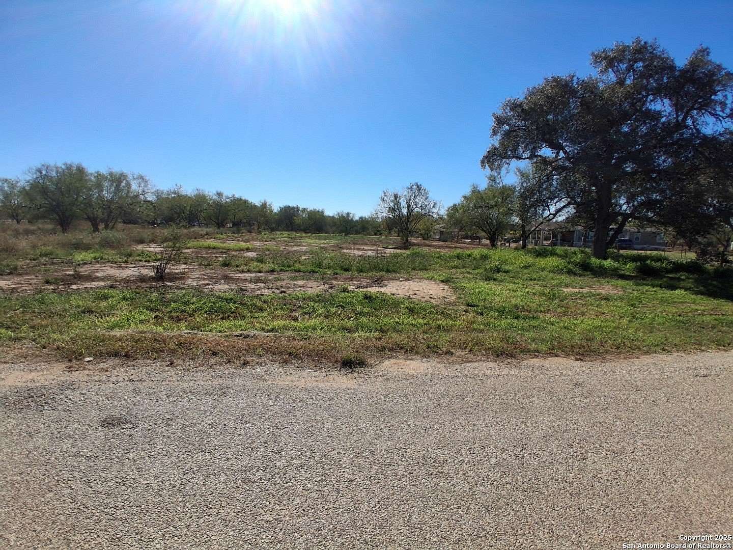 1 Acre of Residential Land for Sale in Devine, Texas