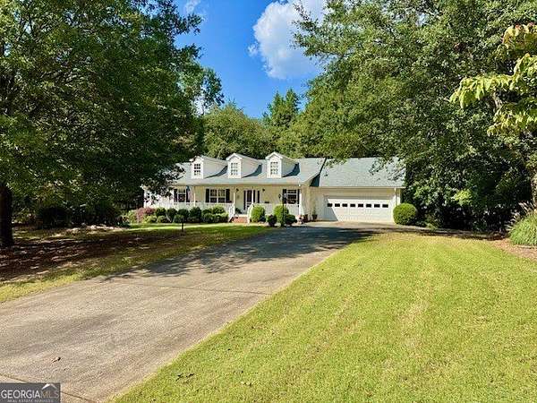 1.5 Acres of Residential Land with Home for Sale in Hoschton, Georgia