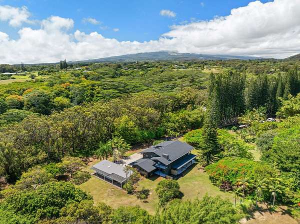 4 Acres of Land with Home for Sale in Haʻikū, Hawaii