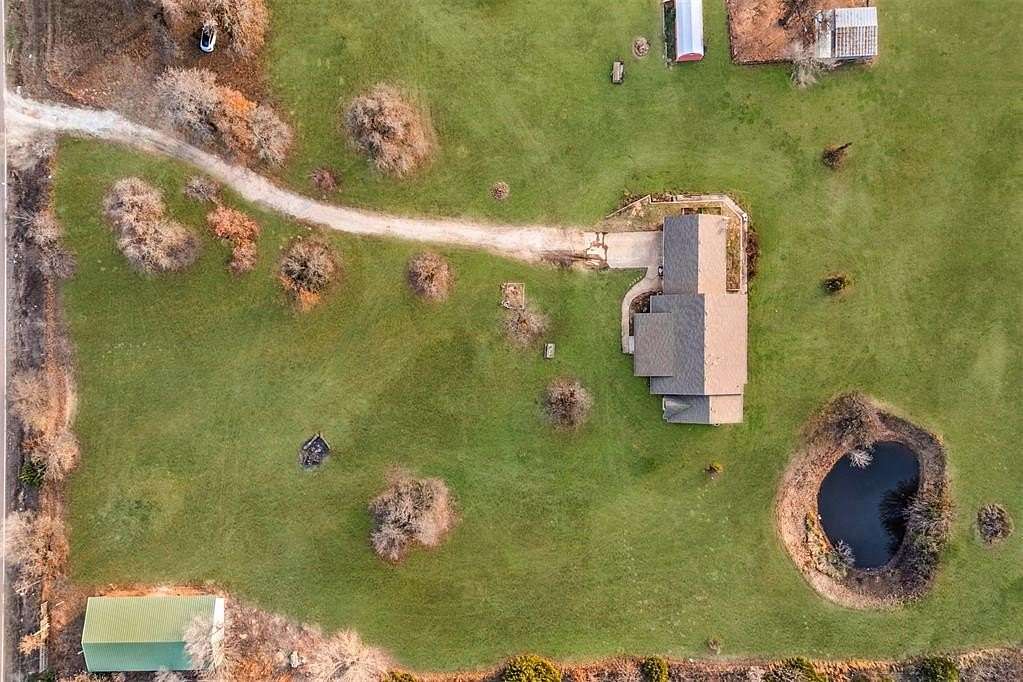 5.14 Acres of Residential Land with Home for Sale in Choctaw, Oklahoma