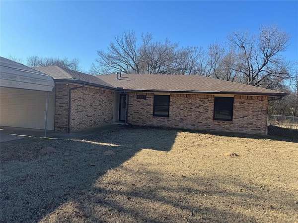 1.57 Acres of Residential Land with Home for Sale in Jones, Oklahoma