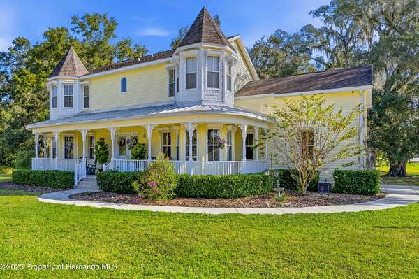 2.2 Acres of Residential Land with Home for Sale in Brooksville, Florida