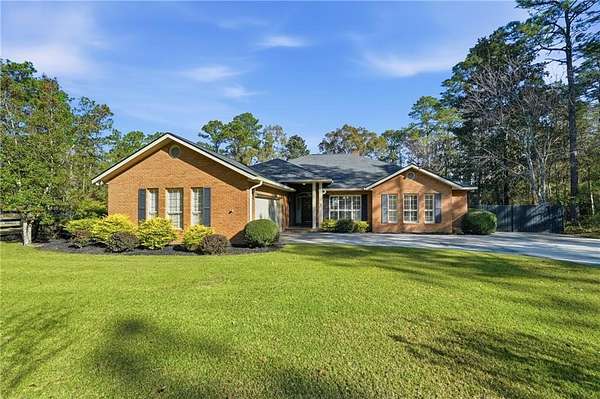 4 Acres of Land with Home for Sale in Jesup, Georgia