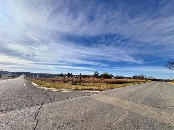 5 Acres of Residential Land for Sale in Tahlequah, Oklahoma