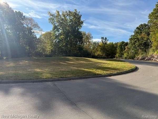 2.33 Acres of Residential Land for Sale in Oakland Charter Township, Michigan