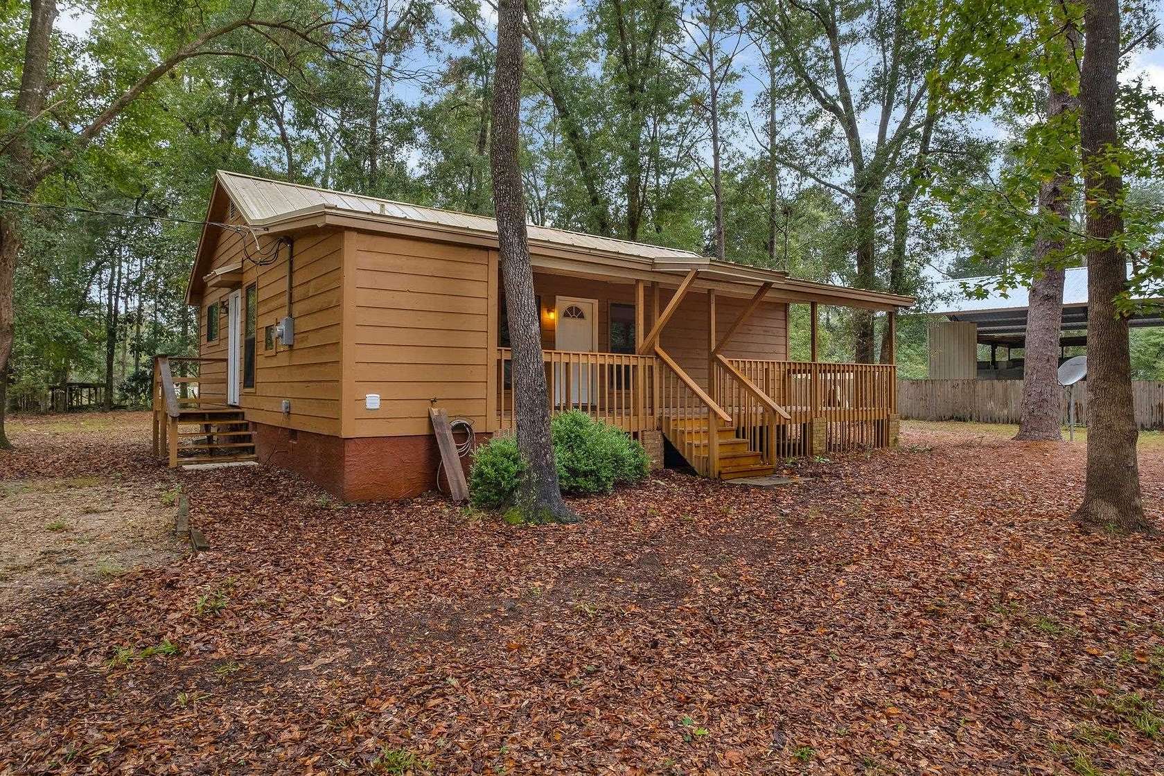 1.6 Acres of Residential Land with Home for Sale in Quincy, Florida