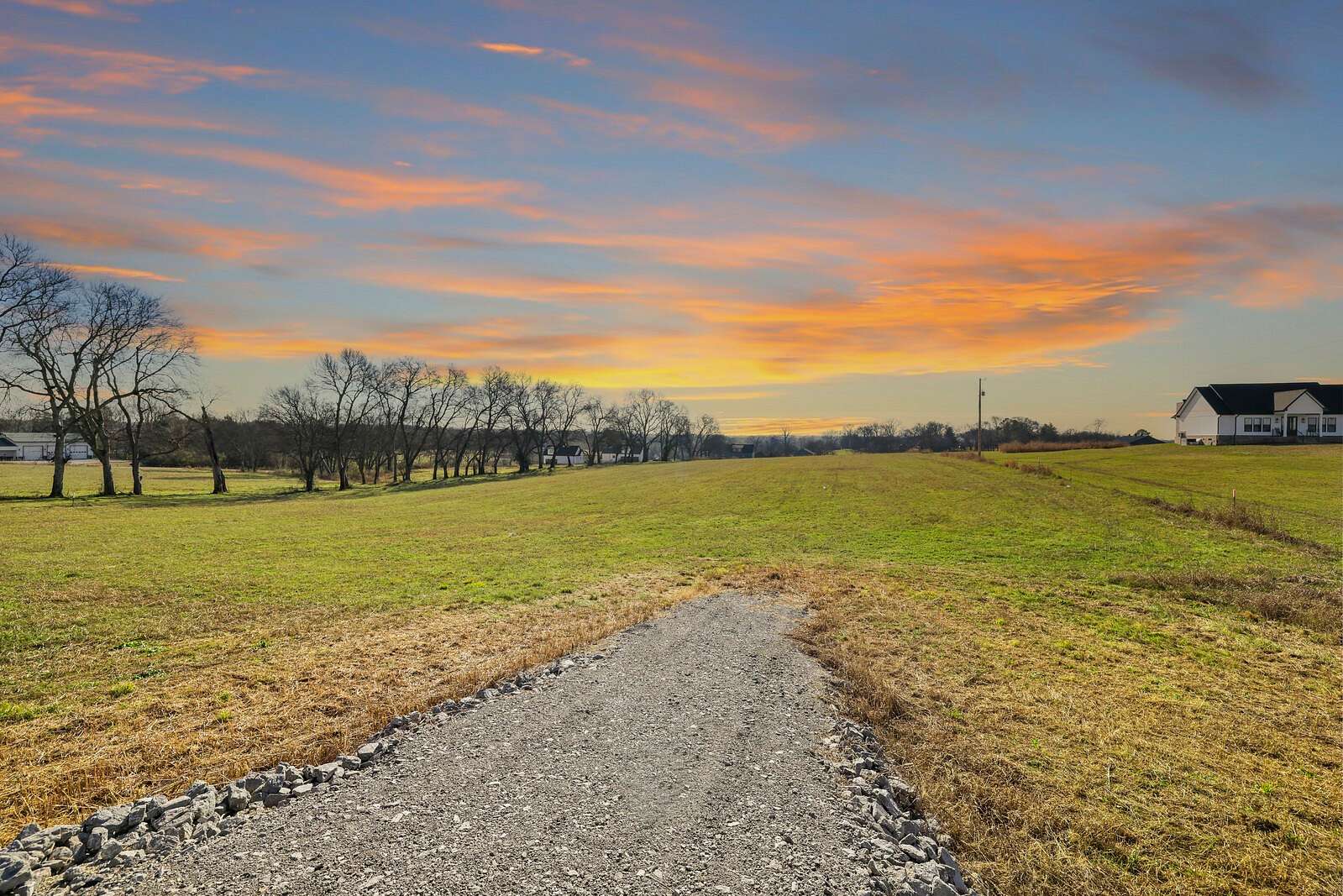 5.1 Acres of Land for Sale in Castalian Springs, Tennessee