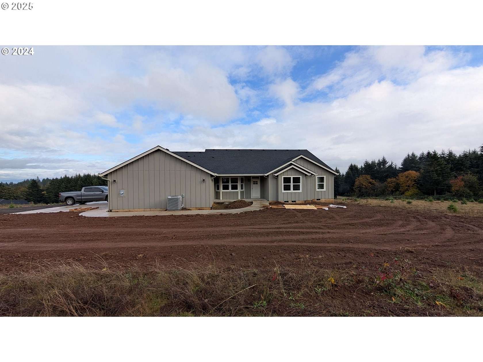 6.23 Acres of Residential Land with Home for Sale in Amity, Oregon