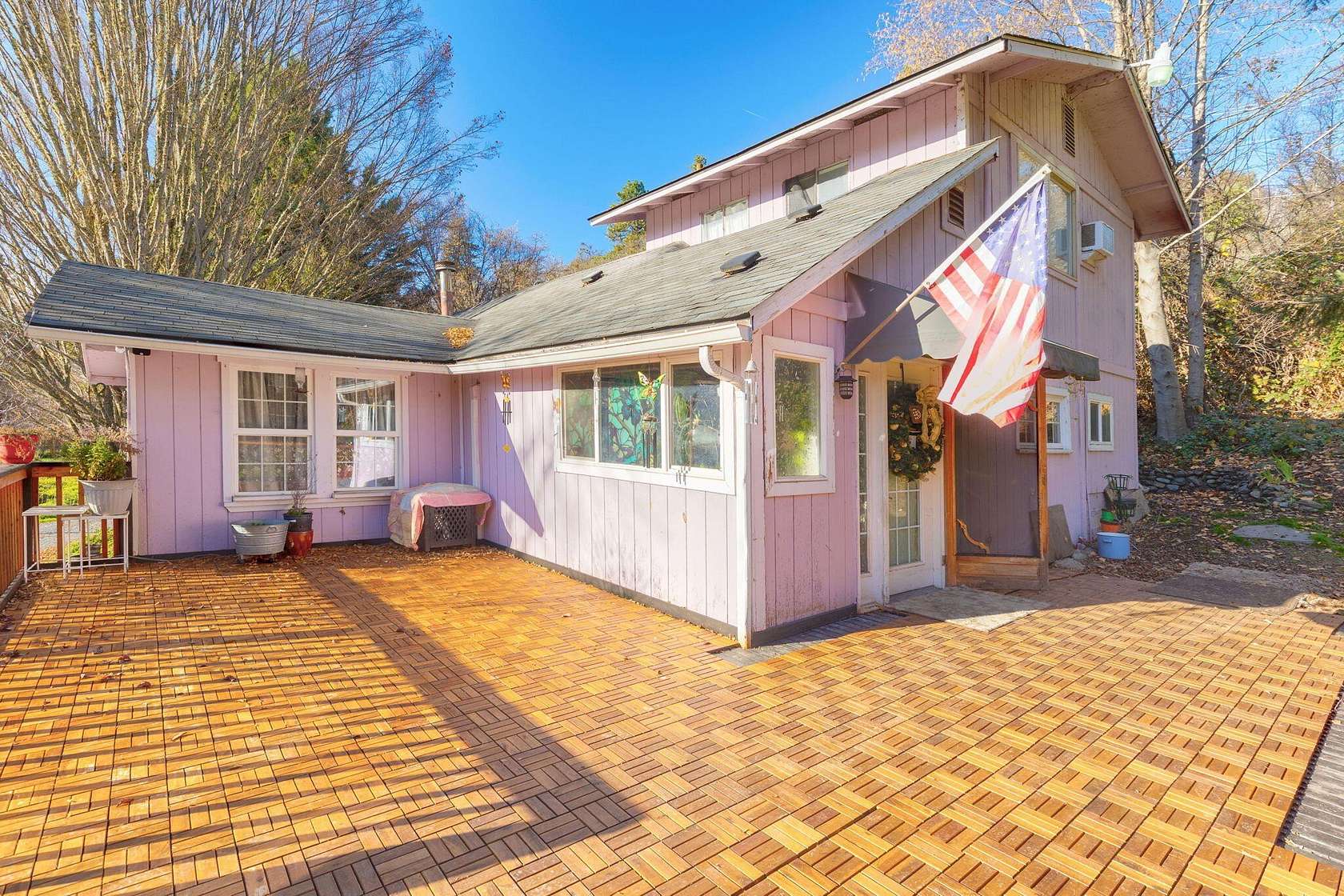 1.88 Acres of Residential Land with Home for Sale in Jacksonville, Oregon