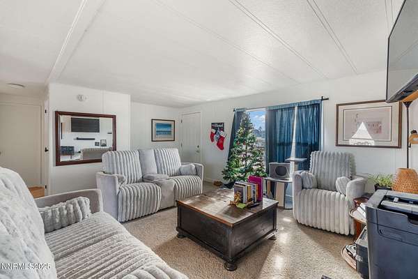 4.62 Acres of Residential Land with Home for Sale in Silver Springs, Nevada