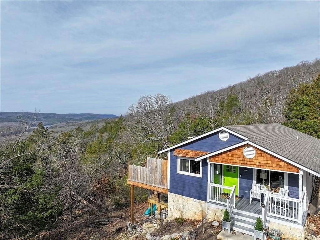 2.22 Acres of Residential Land with Home for Sale in Holiday Island, Arkansas