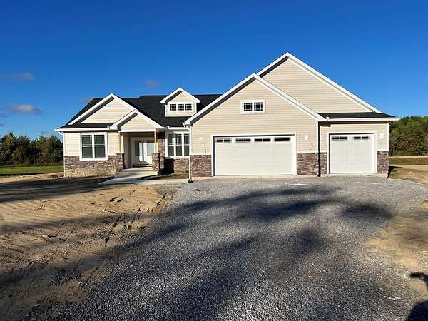 1.5 Acres of Residential Land with Home for Sale in Canfield, Ohio