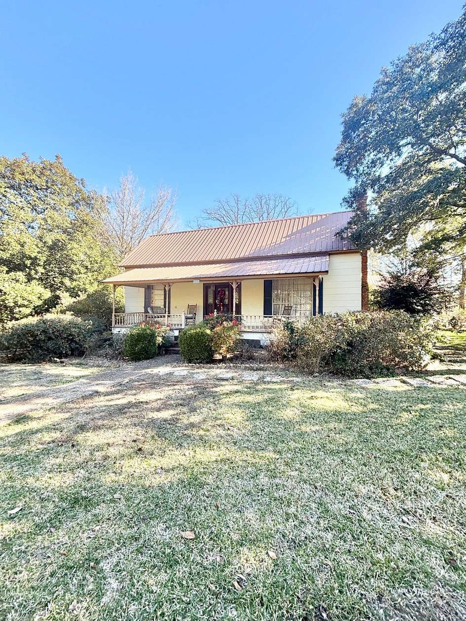 3.7 Acres of Land with Home for Sale in Holcomb, Mississippi