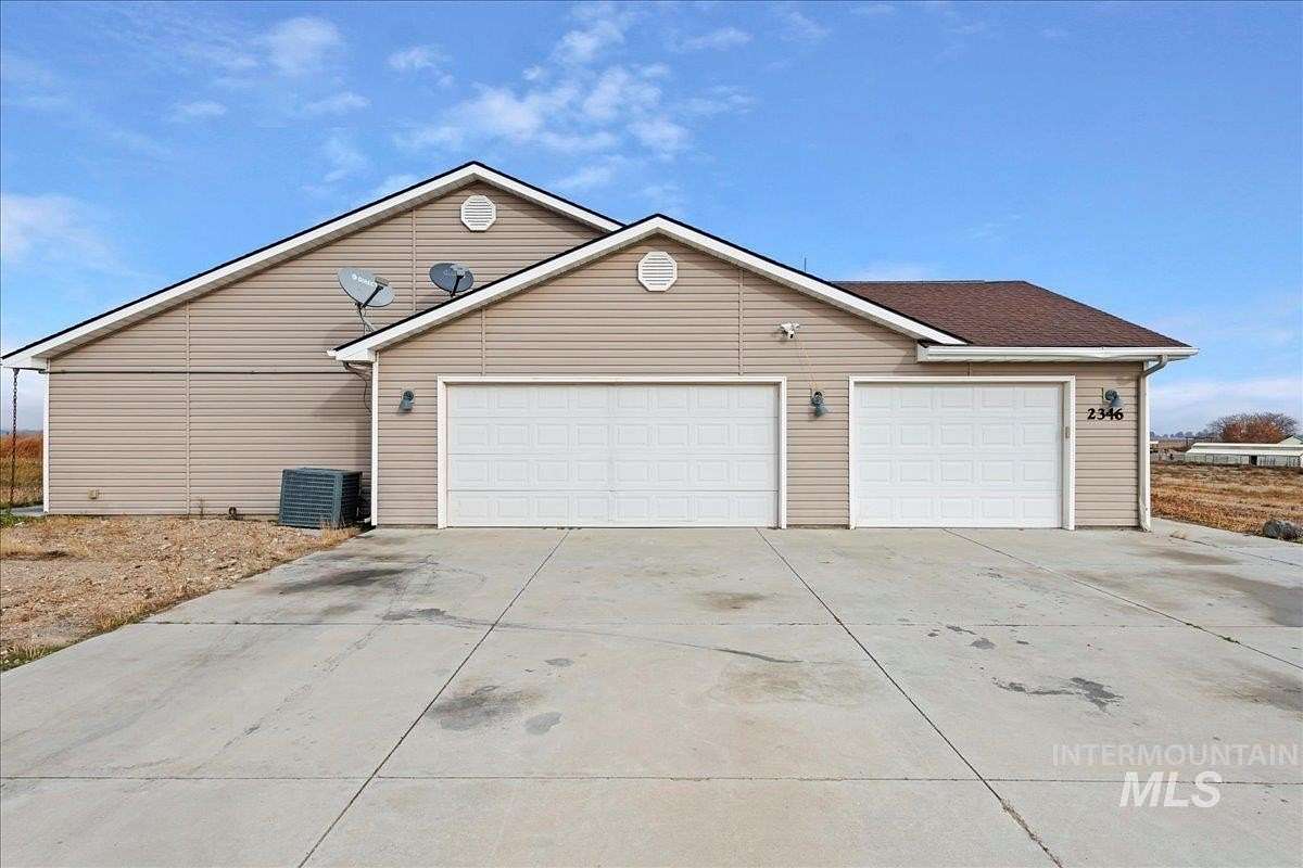 10 Acres of Land with Home for Sale in Homedale, Idaho