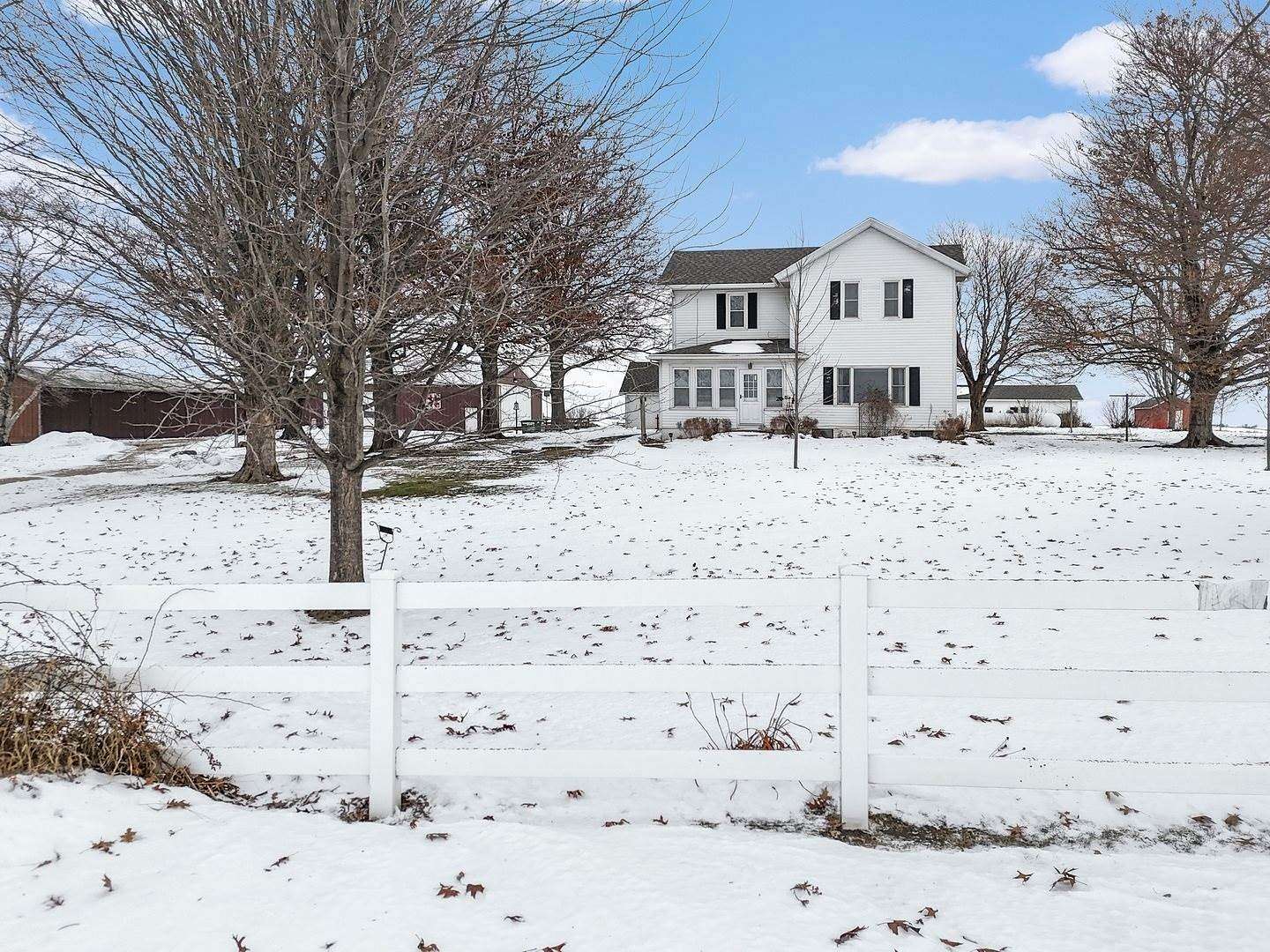 2.5 Acres of Residential Land with Home for Sale in Lanark, Illinois