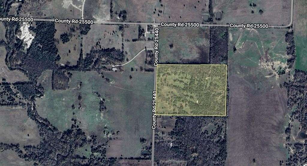 24 Acres of Land for Sale in Roxton, Texas