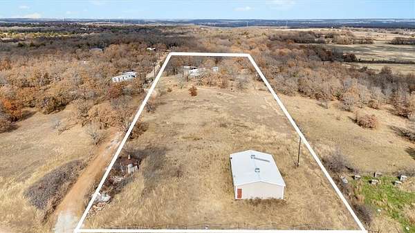 4.12 Acres of Residential Land with Home for Sale in Sunset, Texas