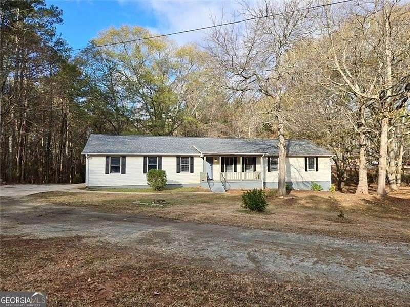 4.46 Acres of Residential Land with Home for Sale in Fairburn, Georgia