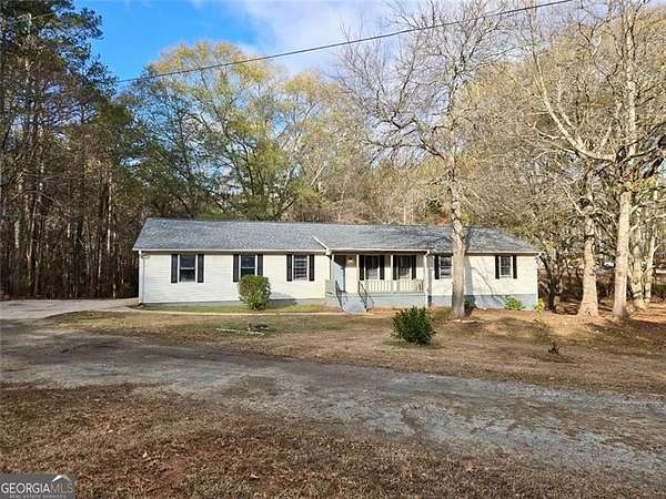 4.46 Acres of Residential Land with Home for Sale in Fairburn, Georgia