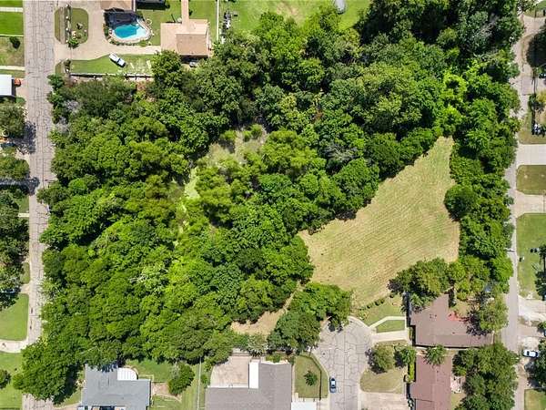 3 Acres of Land for Sale in Cockrell Hill, Texas