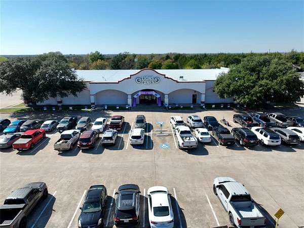 3 Acres of Commercial Land for Sale in Ennis, Texas