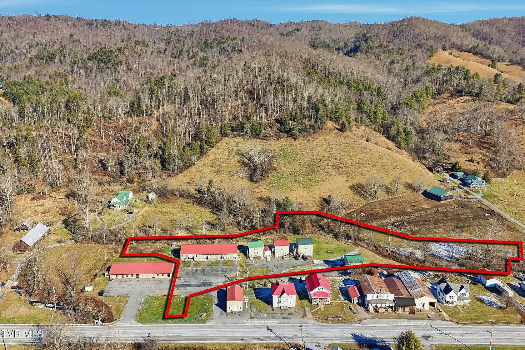 3.47 Acres of Improved Mixed-Use Land for Sale in Roan Mountain, Tennessee