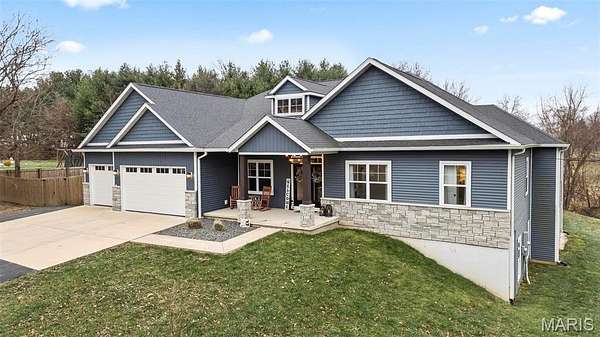 2.22 Acres of Residential Land with Home for Sale in Collinsville, Illinois