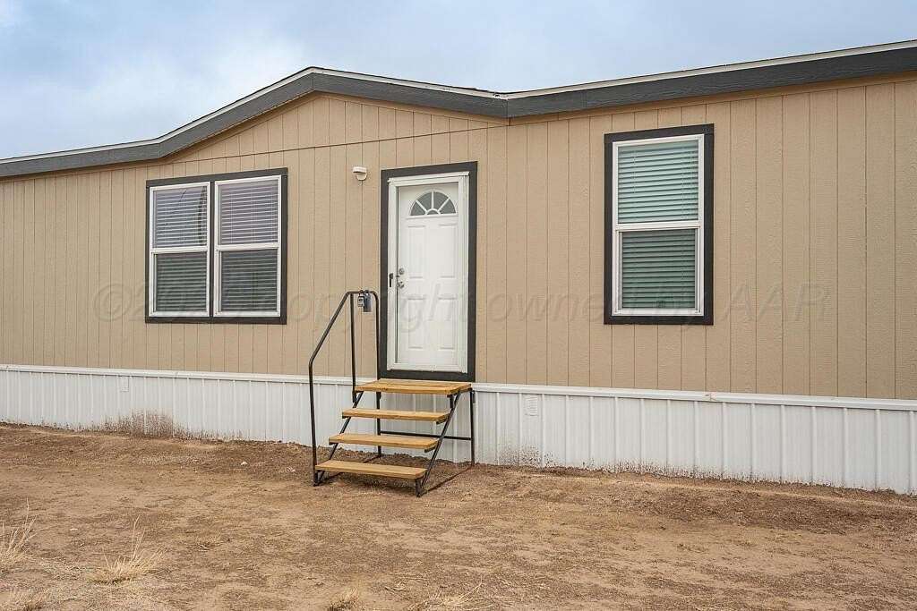 3.18 Acres of Land with Home for Sale in Amarillo, Texas