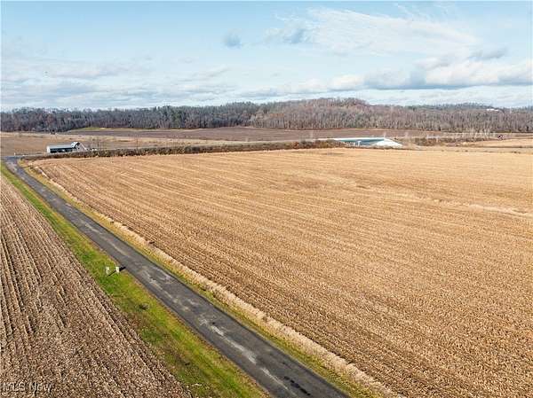 9.67 Acres of Land for Auction in Frazeysburg, Ohio