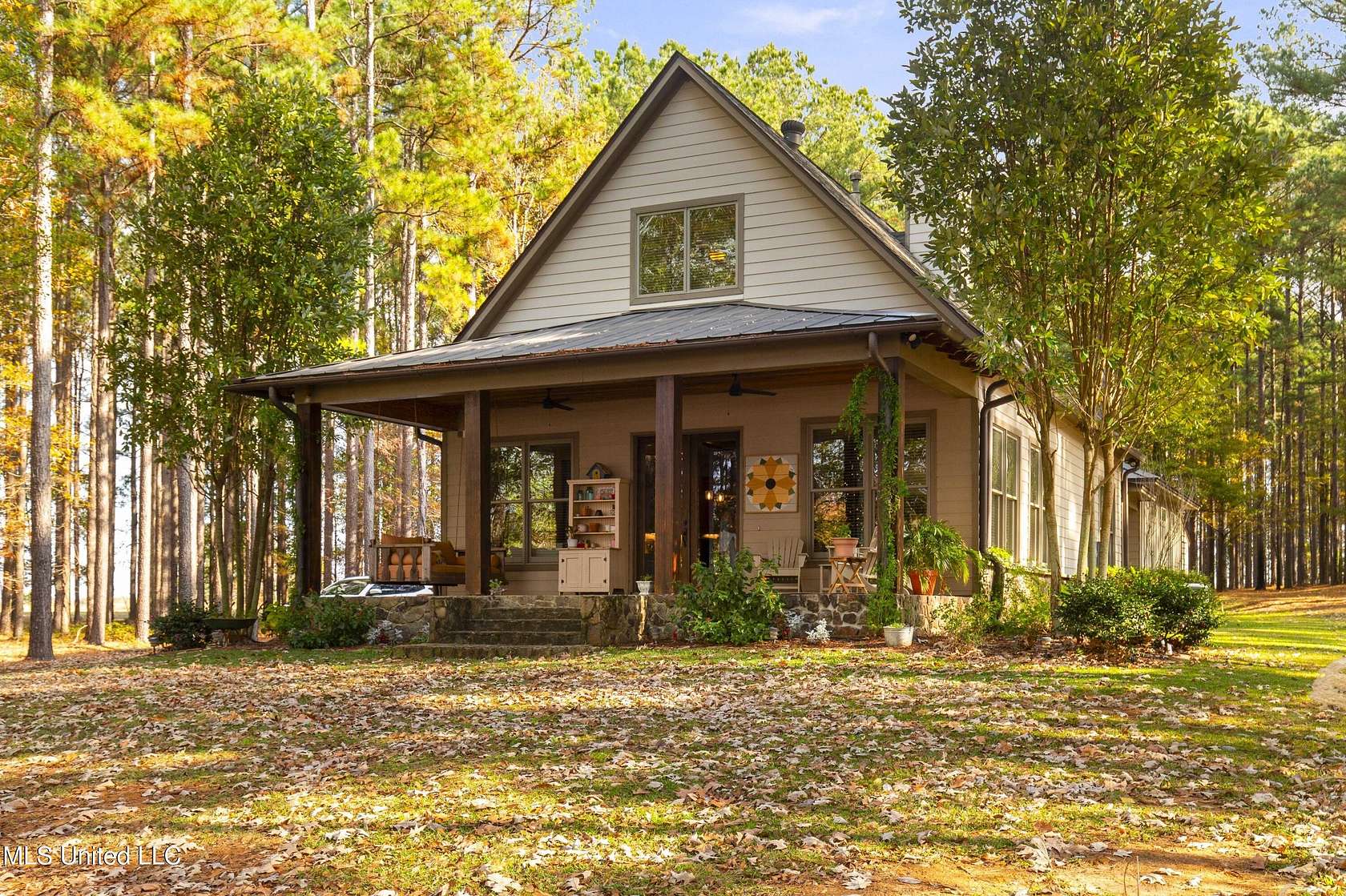 5.8 Acres of Residential Land with Home for Sale in Madison, Mississippi