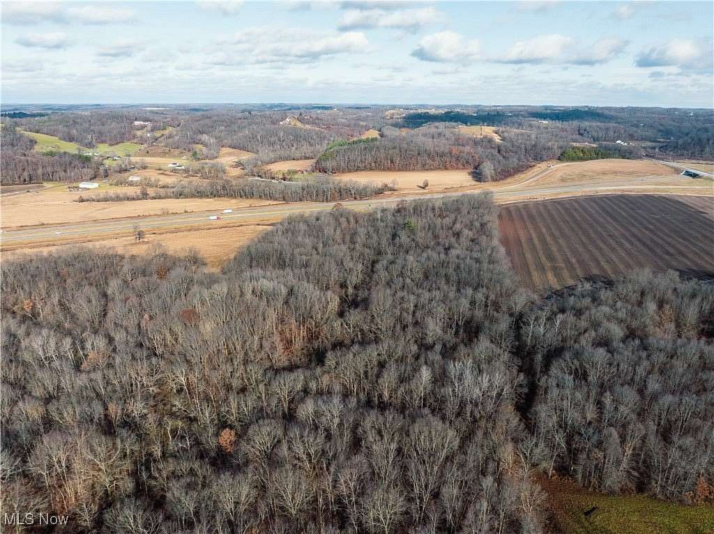 27 Acres of Land for Auction in Frazeysburg, Ohio