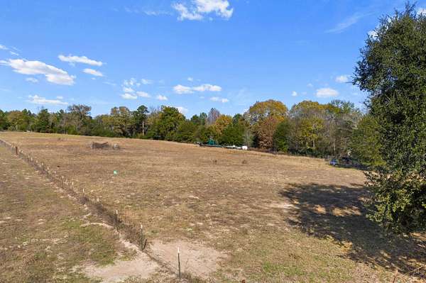 9.4 Acres of Land for Sale in Henderson, Texas