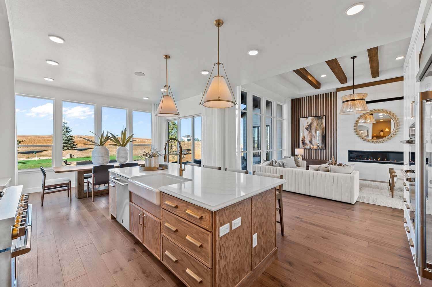 6.3 Acres of Residential Land with Home for Sale in Clarksville, Tennessee