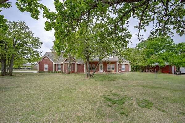 1.63 Acres of Residential Land with Home for Sale in Blanchard, Oklahoma