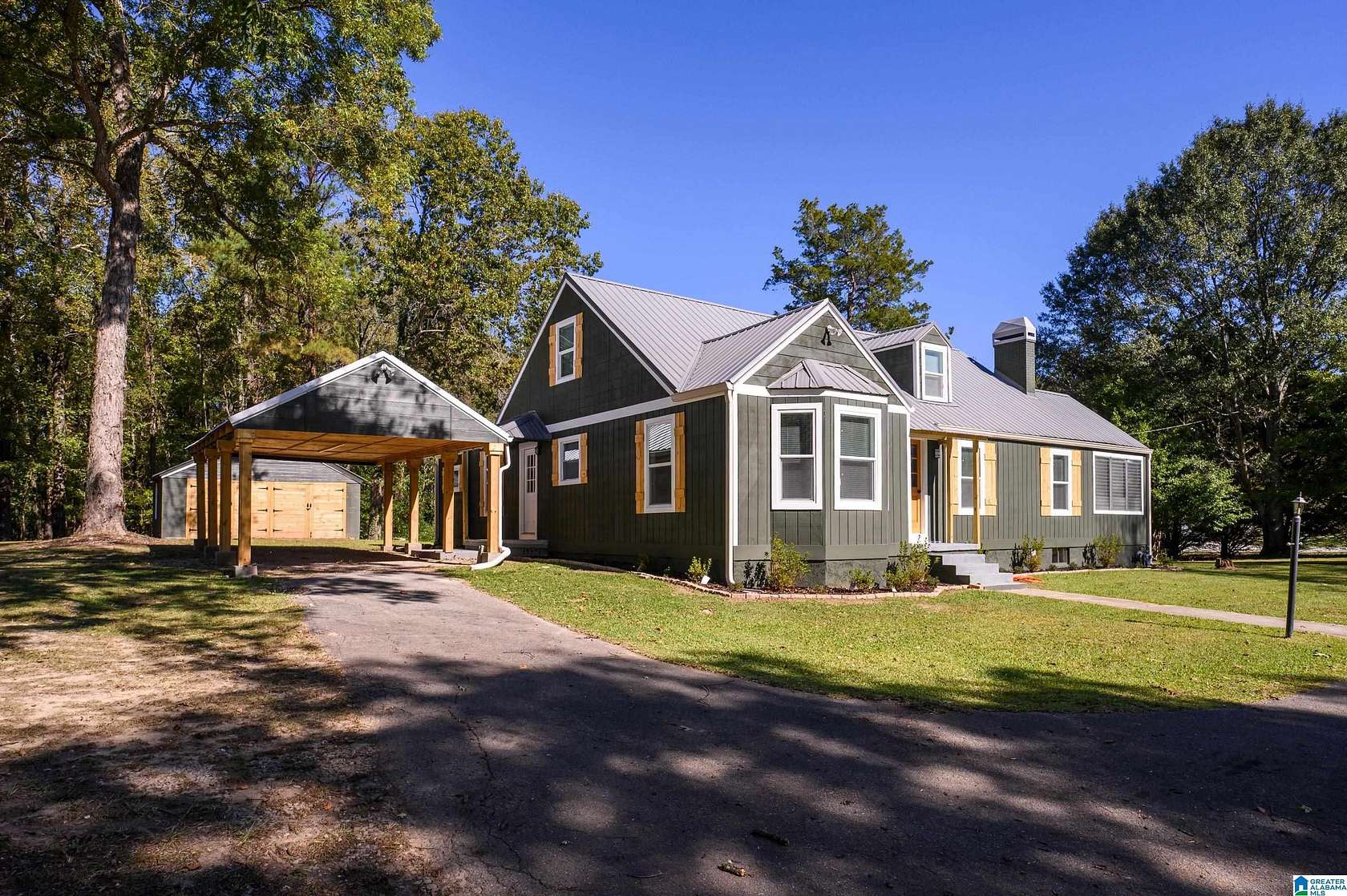 2 Acres of Residential Land with Home for Sale in Mount Olive, Alabama