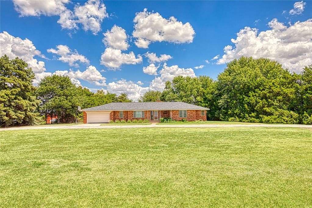 7 Acres of Land with Home for Sale in Seiling, Oklahoma