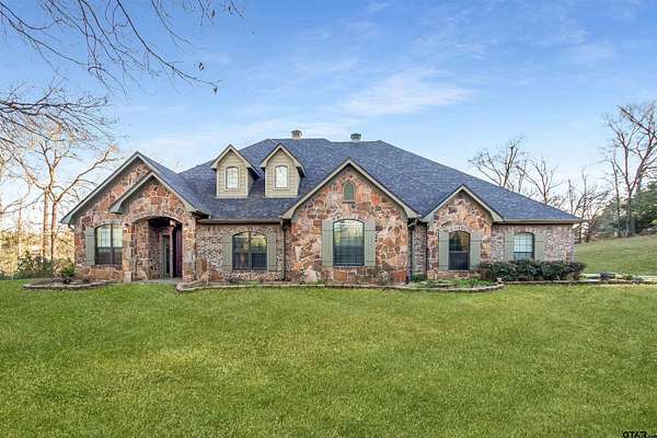 3.62 Acres of Land with Home for Sale in Kilgore, Texas