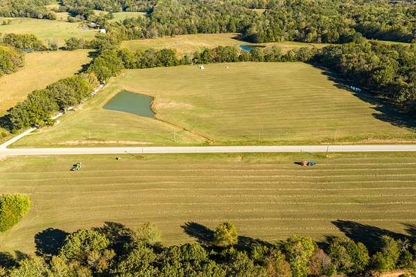 21.5 Acres of Agricultural Land for Sale in Dickson, Tennessee