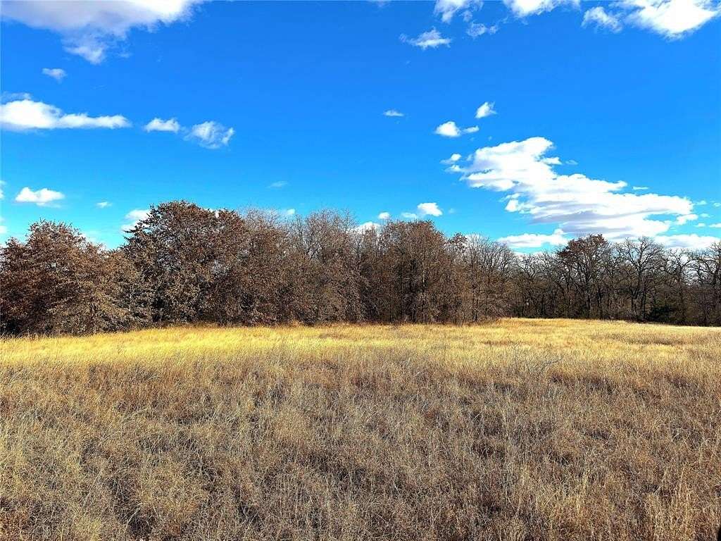 90 Acres of Land for Sale in Poolville, Texas