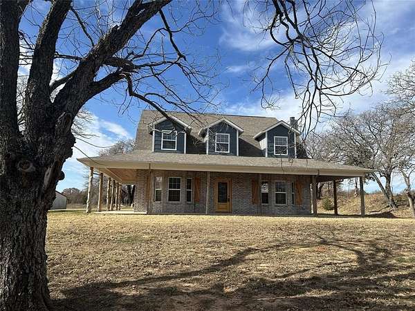 9.15 Acres of Residential Land with Home for Lease in Boyd, Texas
