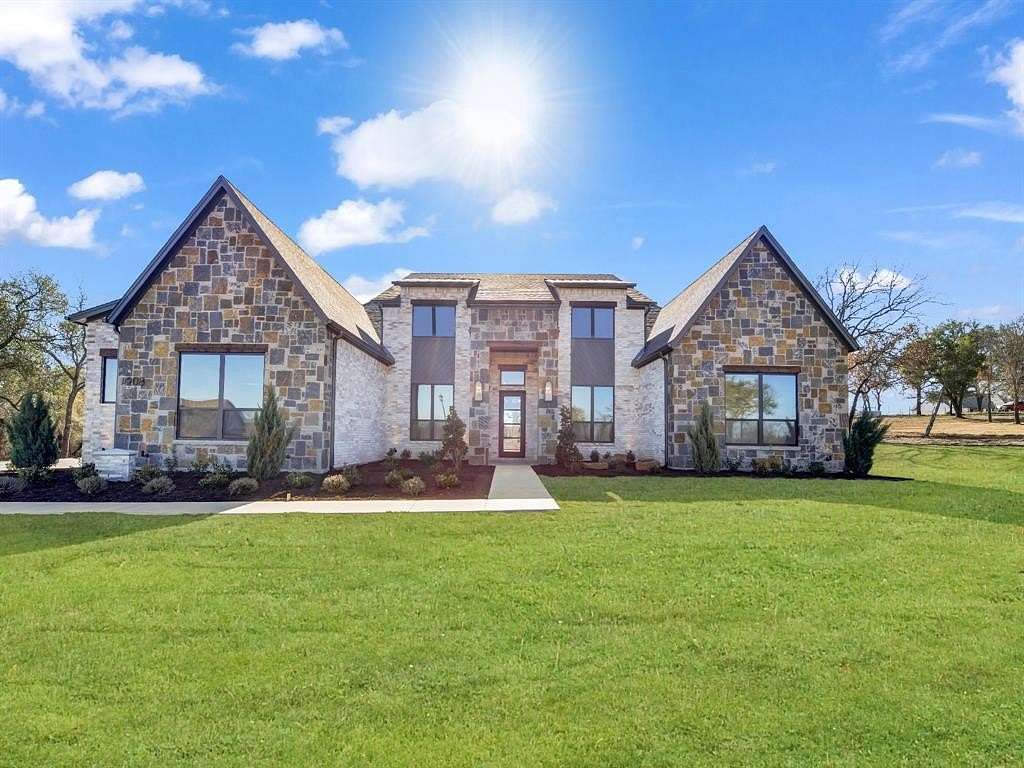 2 Acres of Residential Land with Home for Sale in Weatherford, Texas