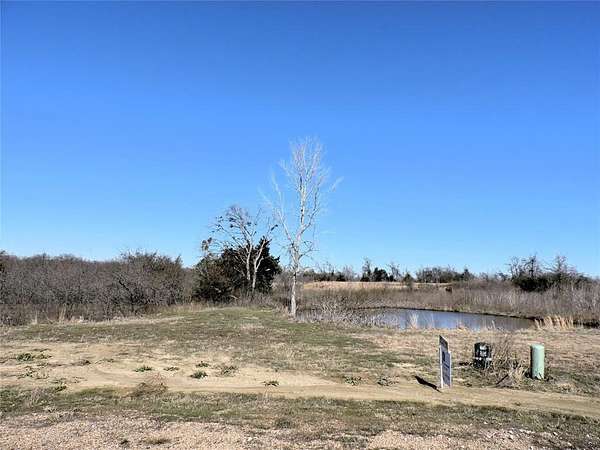 2 Acres of Residential Land for Sale in Mabank, Texas