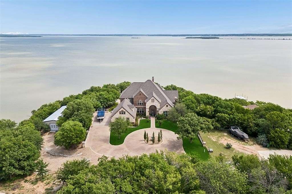 2.12 Acres of Land with Home for Sale in Runaway Bay, Texas