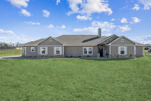 2.43 Acres of Residential Land with Home for Sale in Springtown, Texas