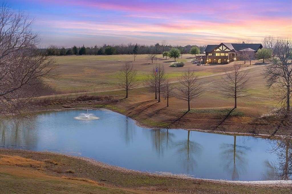 107 Acres of Land with Home for Sale in Palmer, Texas