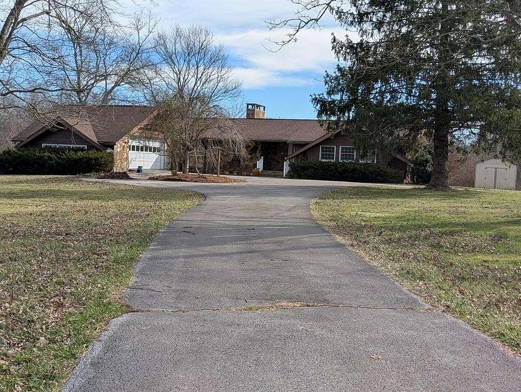 17 Acres of Land with Home for Sale in Crossville, Tennessee