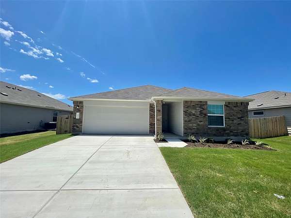 17 Acres of Land with Home for Lease in Hutto, Texas